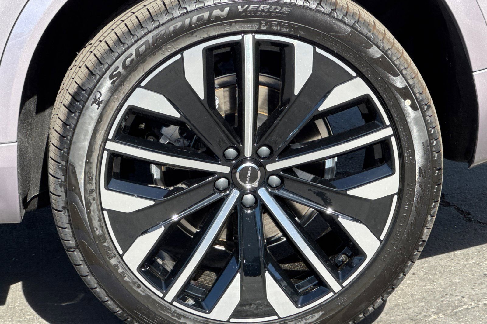 New 2026 Volvo XC90 B5 Plus w/ Protection Package image 11