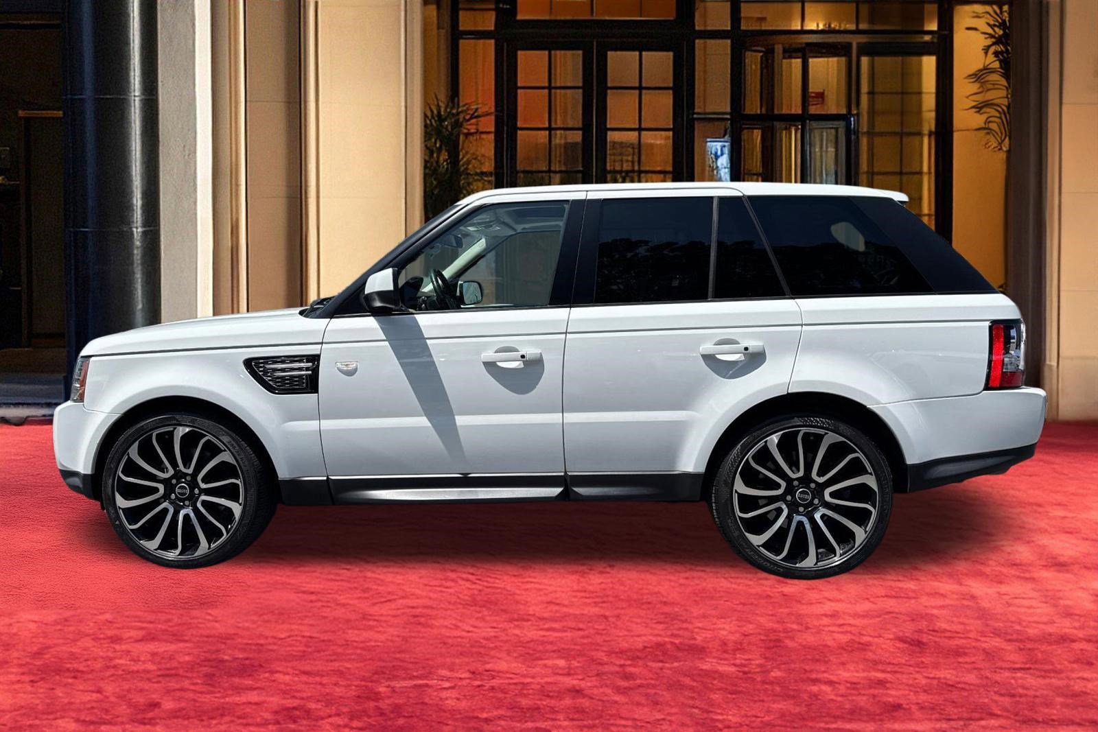 Used 2013 Land Rover Range Rover Sport HSE LUX AWD/4WD image 2