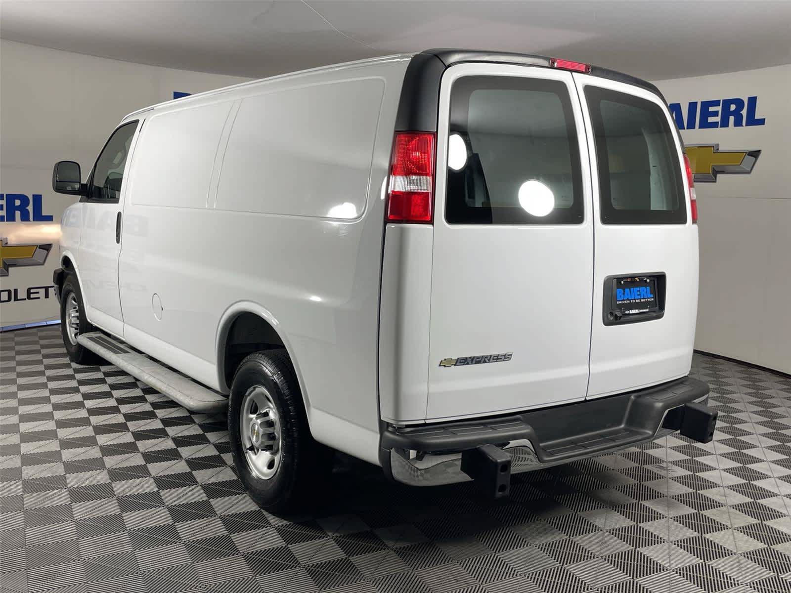 Used 2025 Chevrolet Express 2500 w/ Driver Convenience Package RWD image 3