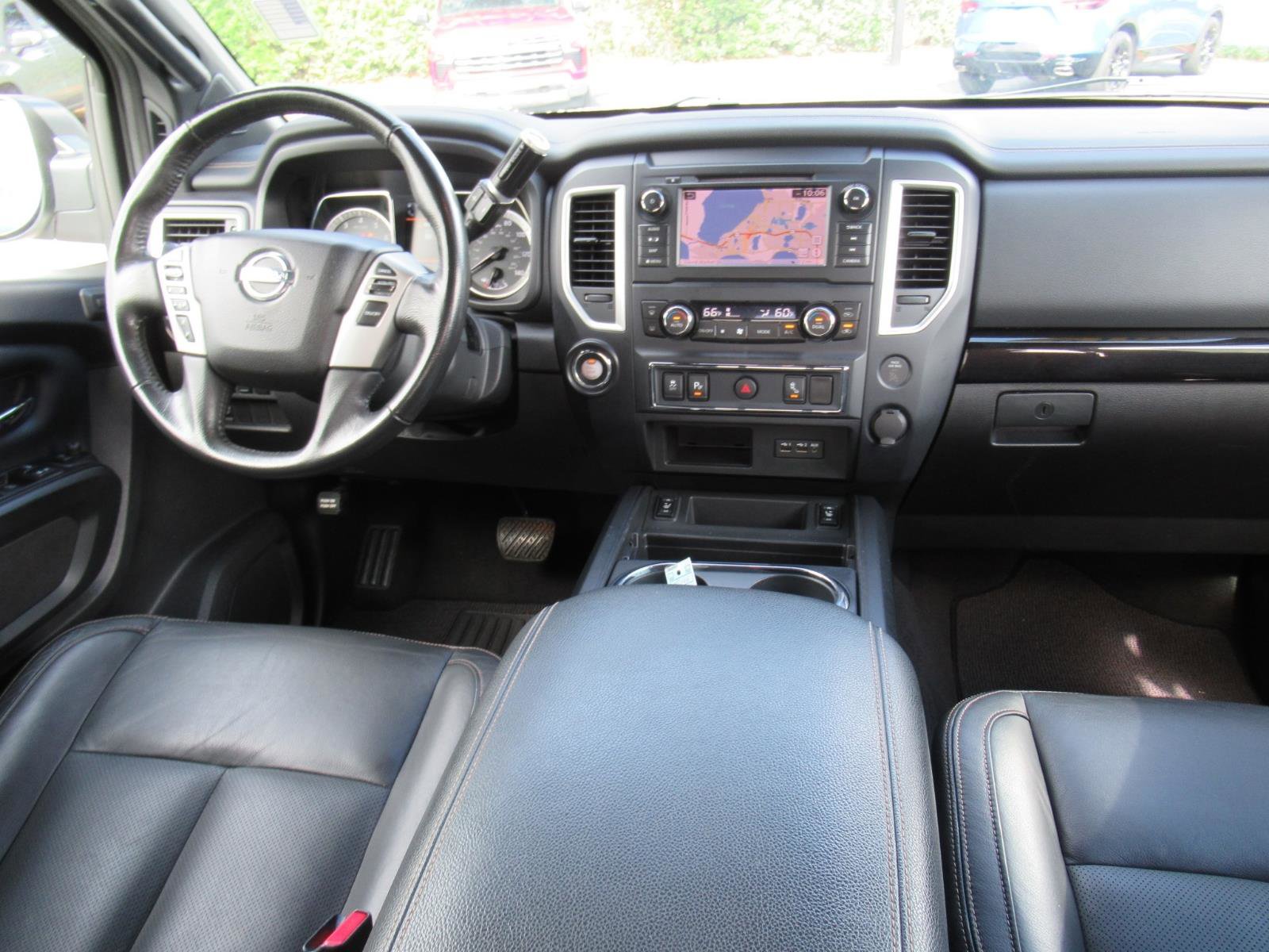 Used 2019 Nissan Titan SL w/ Midnight Edition RWD image 13