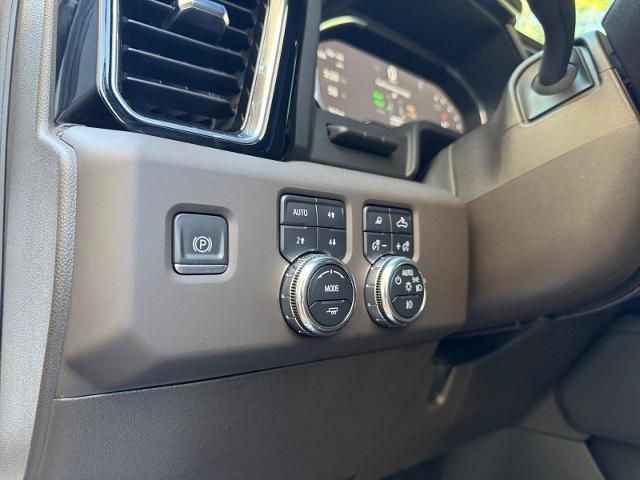 Used 2024 GMC Sierra 3500 Denali w/ Denali Reserve Package AWD/4WD image 26