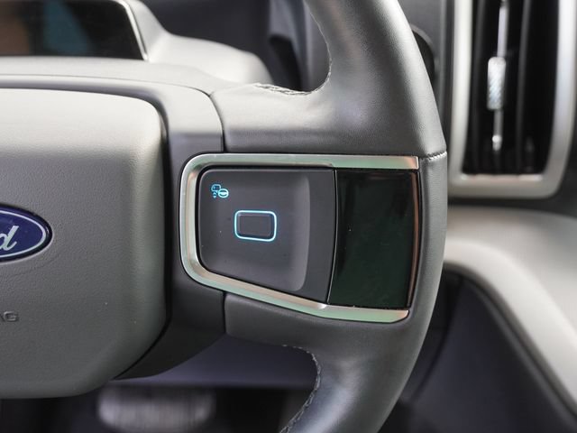 Used 2025 Ford Expedition Active AWD/4WD image 29