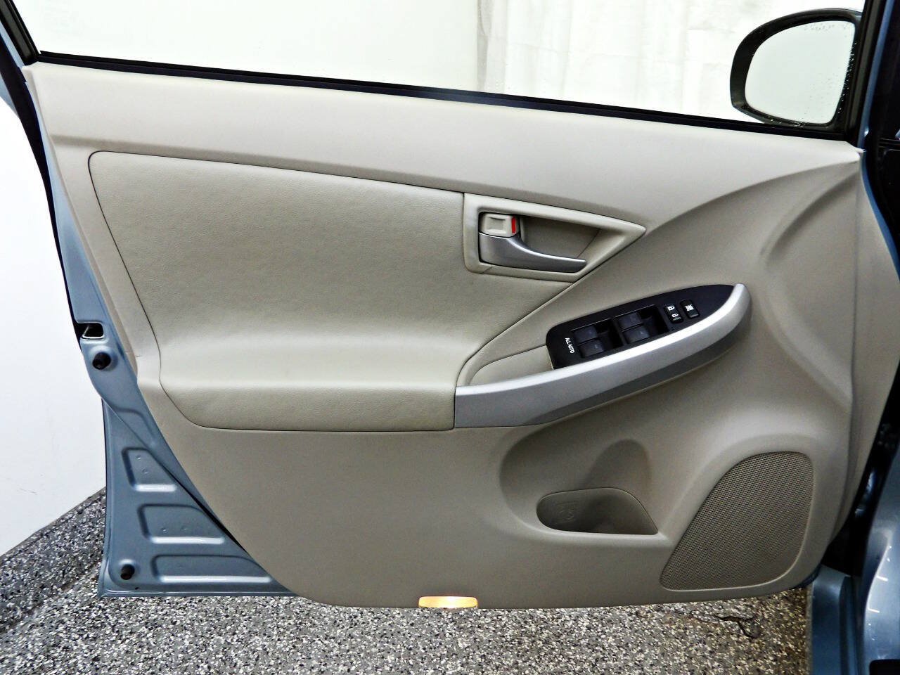 Used 2012 Toyota Prius Two FWD image 7