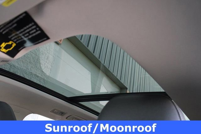 New 2025 Volkswagen Taos SE image 5