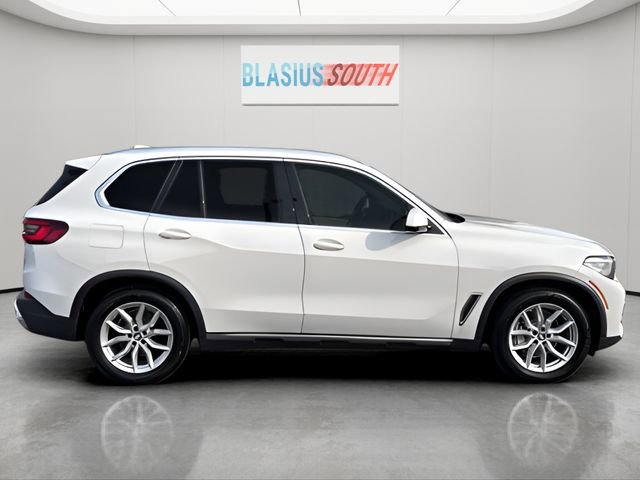 Used 2022 BMW X5 xDrive40i w/ Climate Comfort Package image 2