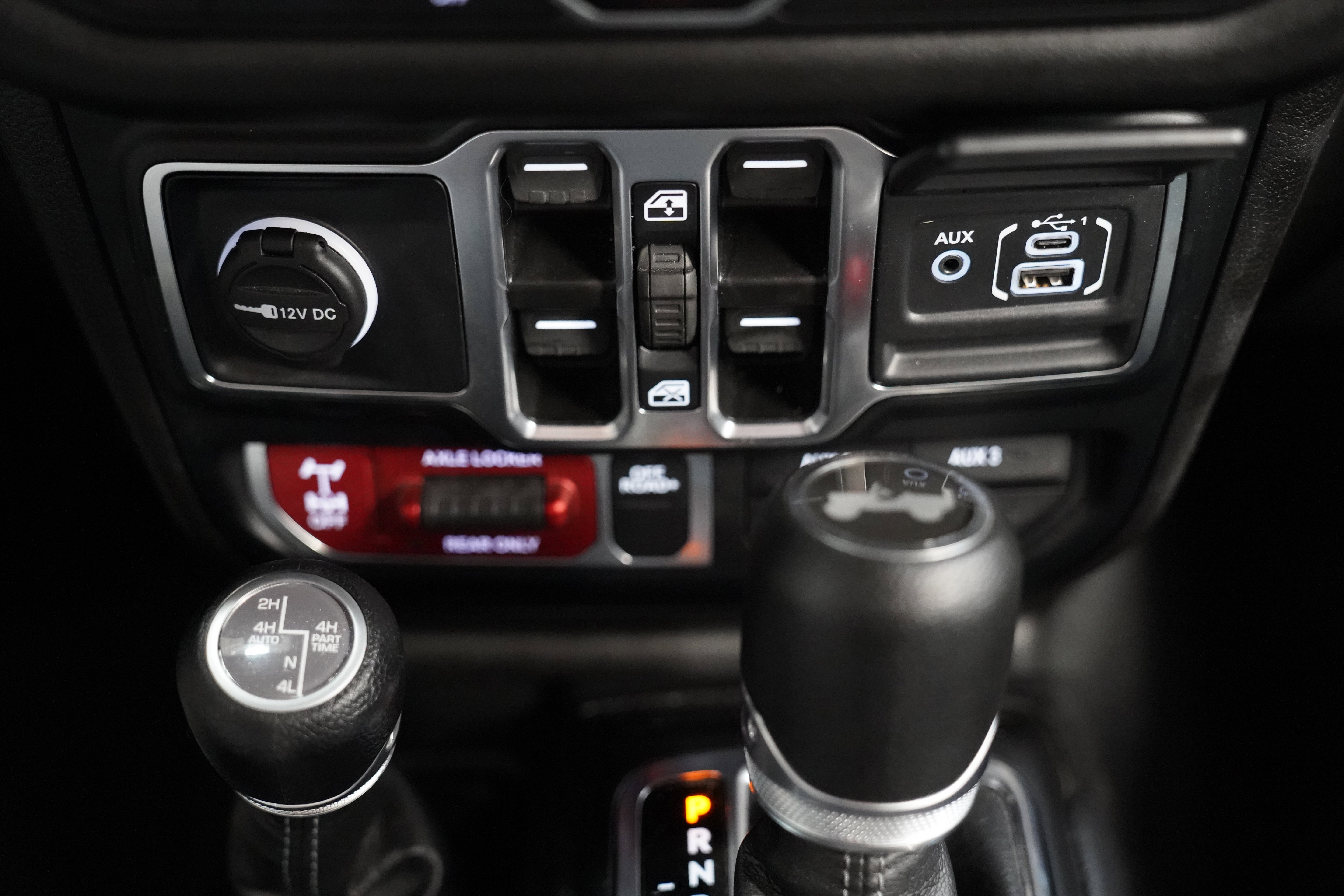 Used 2024 Jeep Wrangler Unlimited AWD/4WD image 28