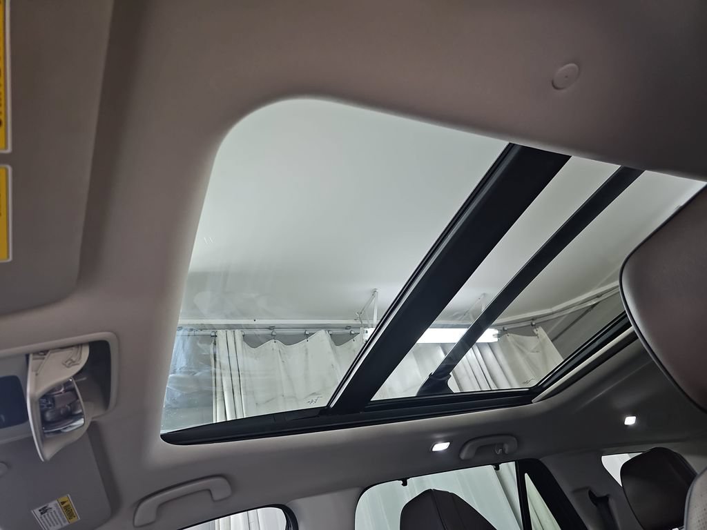 Used 2023 Honda Pilot Elite image 36