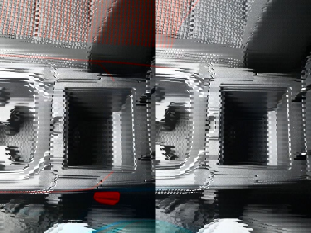 New 2026 Nissan Kicks SR image 19