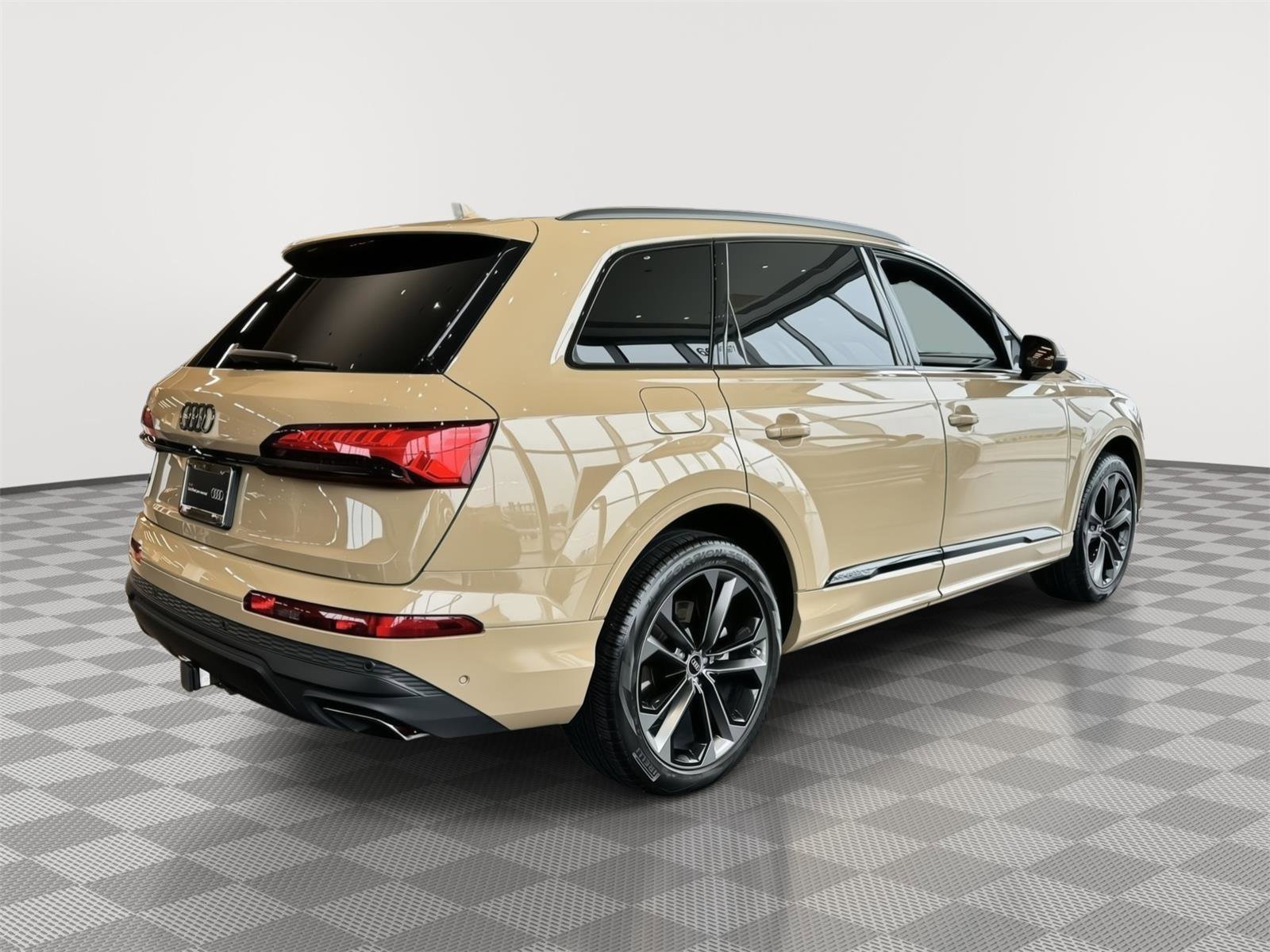 Certified 2025 Audi Q7 3.0T Premium Plus AWD/4WD image 5