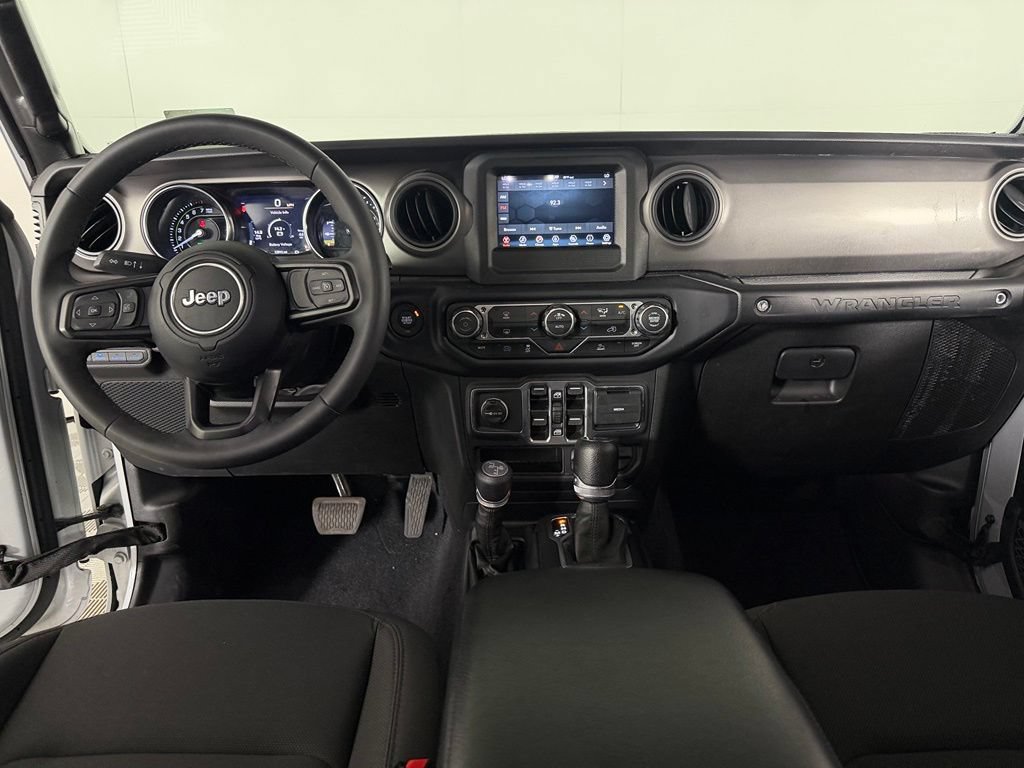 Used 2023 Jeep Wrangler Unlimited AWD/4WD image 15