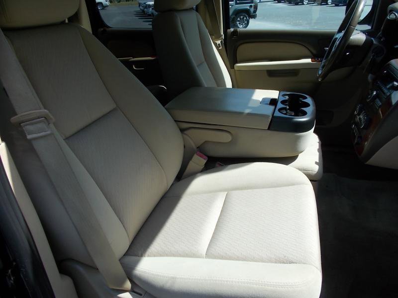 Used 2013 Chevrolet Avalanche LS image 23