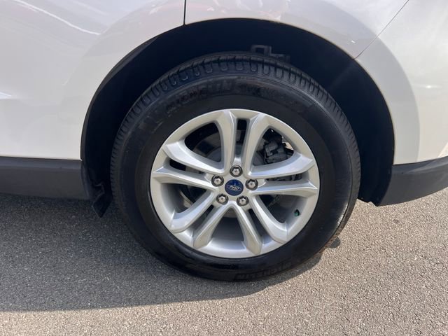 Used 2019 Ford Edge SEL w/ Equipment Group 201A FWD image 32