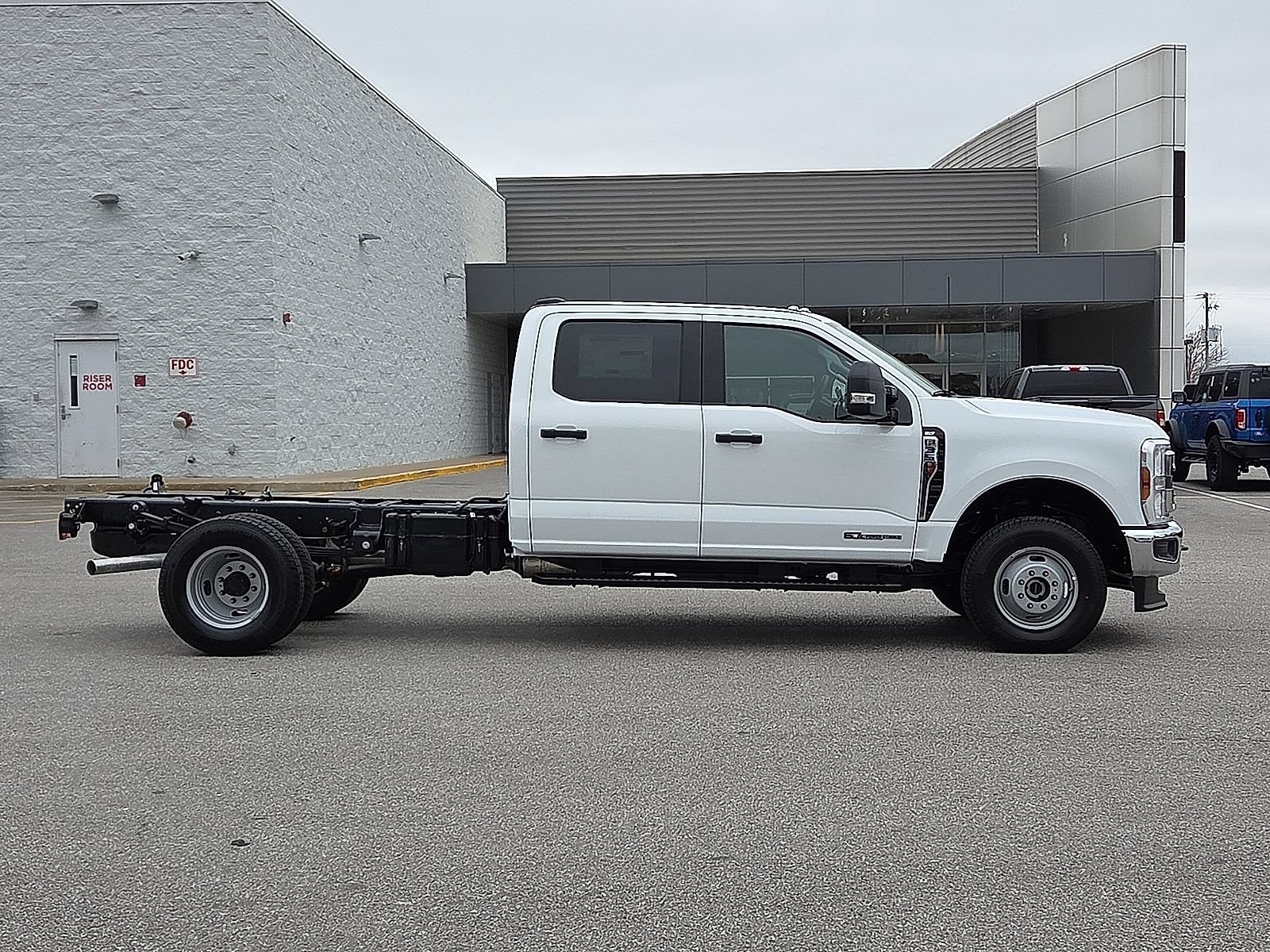 New 2026 Ford F350 XLT w/ XLT Value Package AWD/4WD image 6