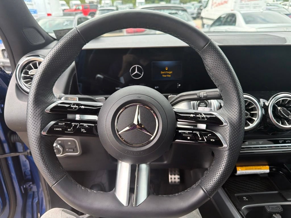 Used 2026 Mercedes-Benz GLB 250 4MATIC image 10