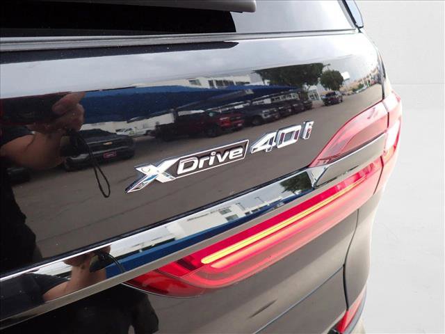 Used 2022 BMW X7 xDrive40i w/ M Sport Package image 3
