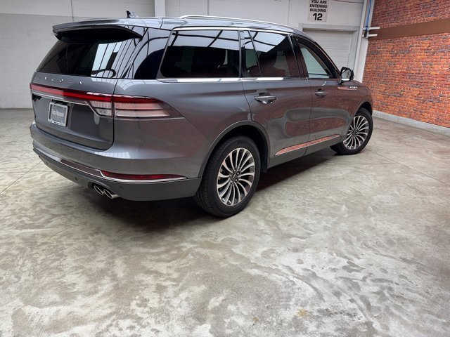 Used 2024 Lincoln Aviator Reserve w/ Equipment Group 201A image 5