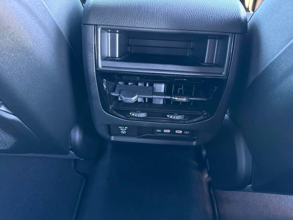 New 2026 Jeep Grand Cherokee Altitude image 22