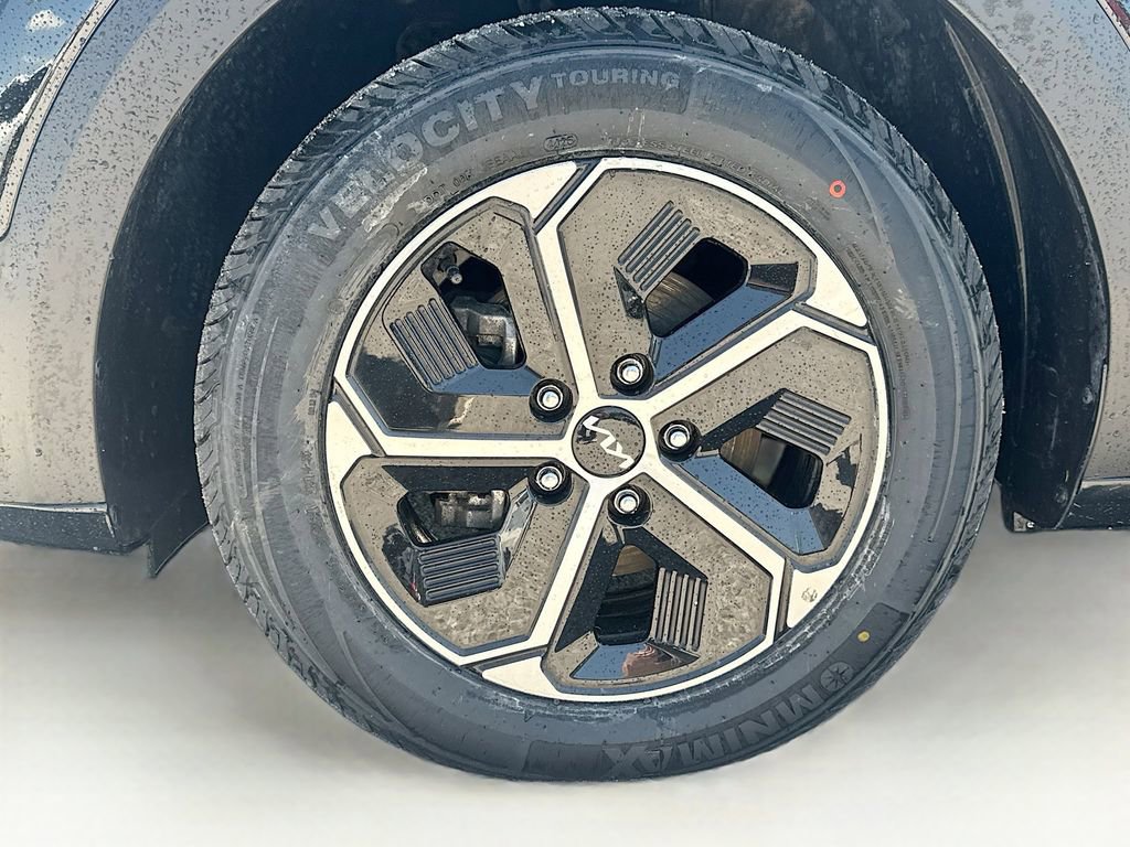Certified 2024 Kia Niro EX FWD image 32
