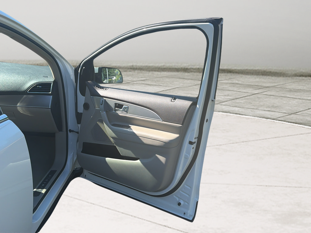 Used 2013 Lincoln MKX AWD image 38