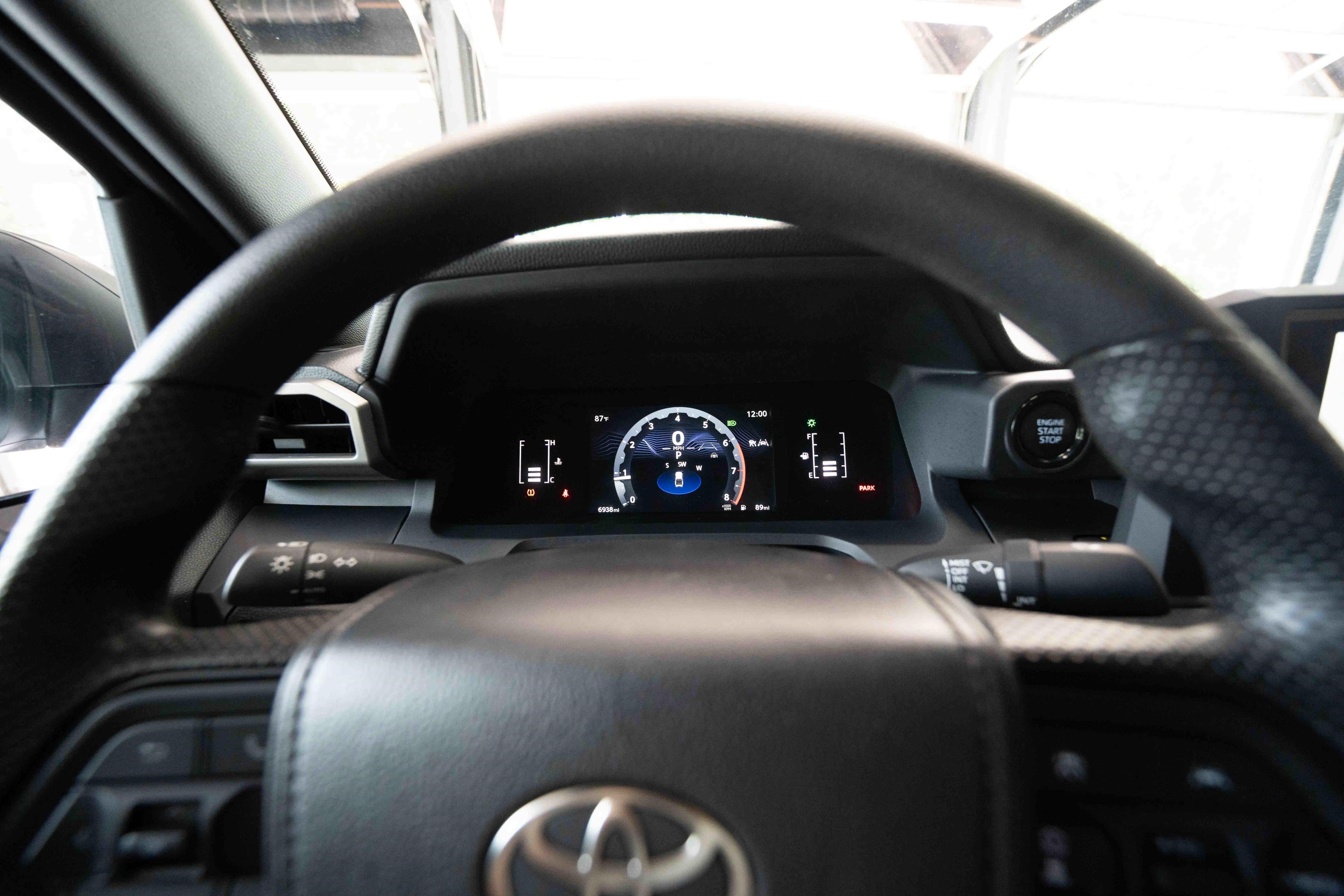 Used 2025 Toyota Tacoma SR w/ SR Upgrade Package AWD/4WD image 15