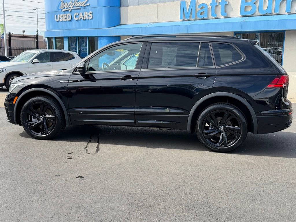 Used 2023 Volkswagen Tiguan SE R-Line image 27