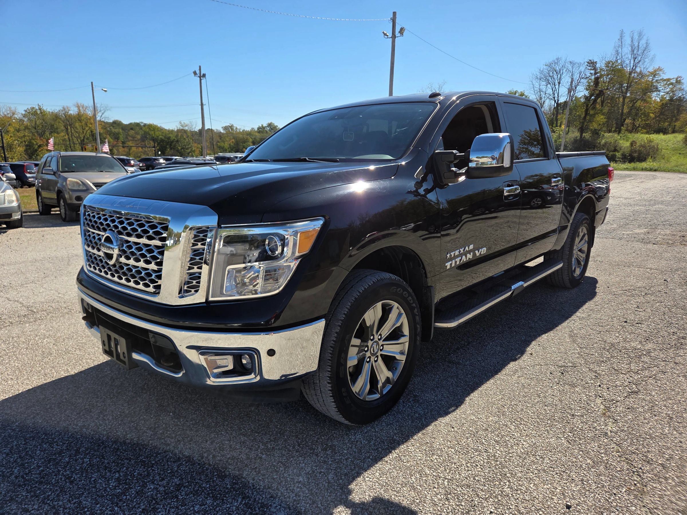 Used 2018 Nissan Titan SL w/ Texas Titan Edition AWD/4WD image 2