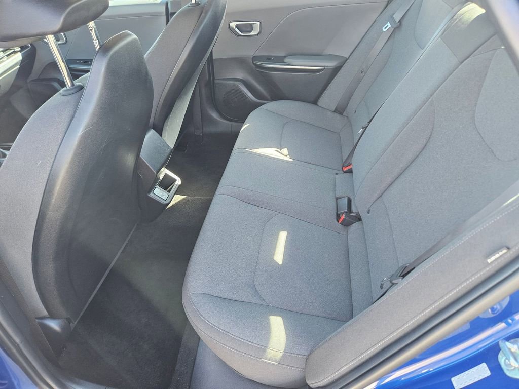 Used 2025 Kia K4 LXS image 27