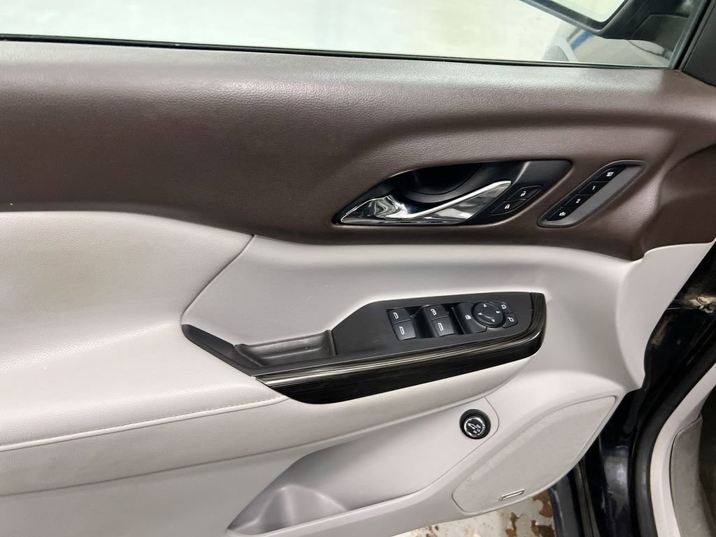 Used 2017 GMC Acadia SLT image 21