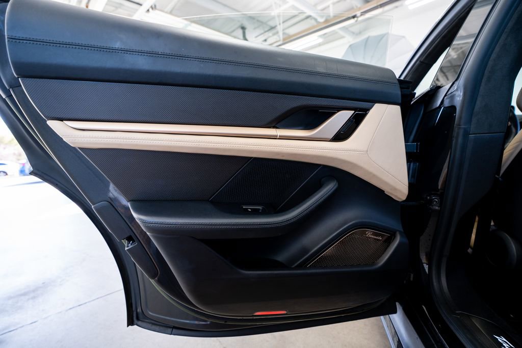 Used 2020 Porsche Taycan Turbo image 46