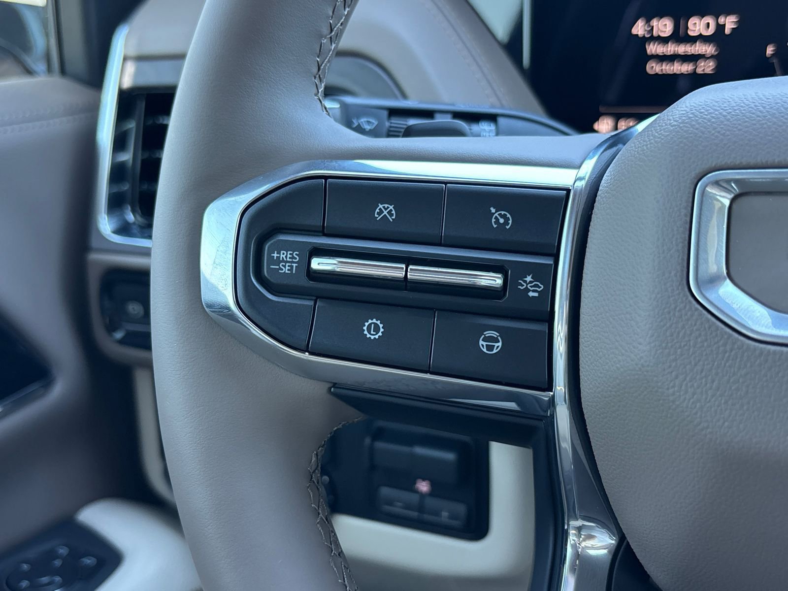 New 2026 GMC Yukon Denali w/ Denali Reserve Package image 14