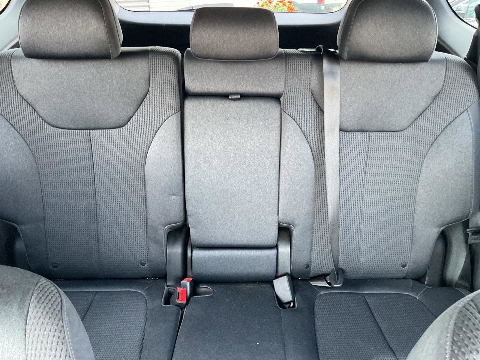 Used 2020 Hyundai Santa Fe SEL image 17