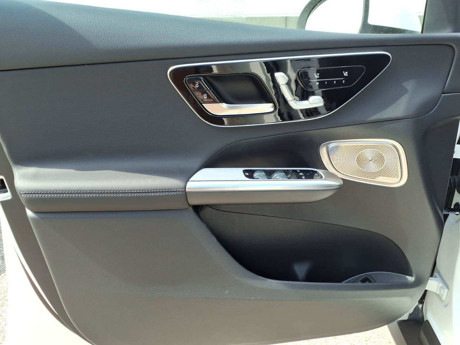 New 2026 Mercedes-Benz GLC 300 4MATIC image 12