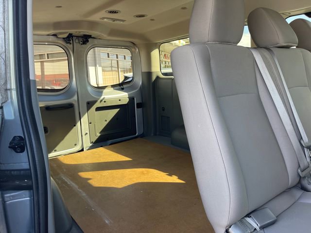 Used 2021 Nissan NV 3500 SV RWD image 15