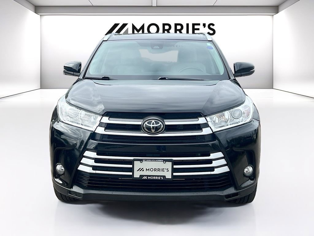 Used 2019 Toyota Highlander XLE AWD/4WD image 2