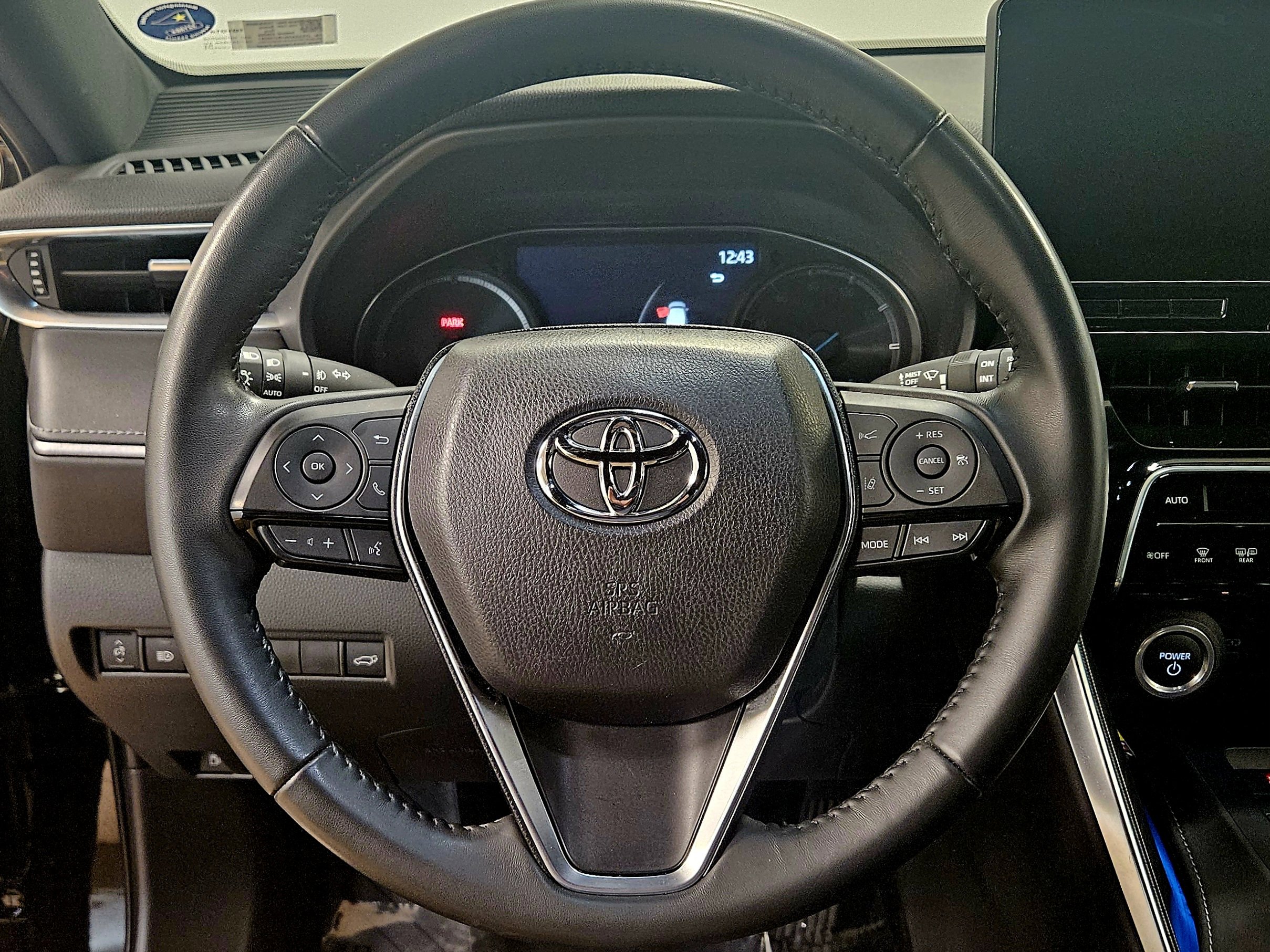 Used 2024 Toyota Venza XLE AWD/4WD image 35