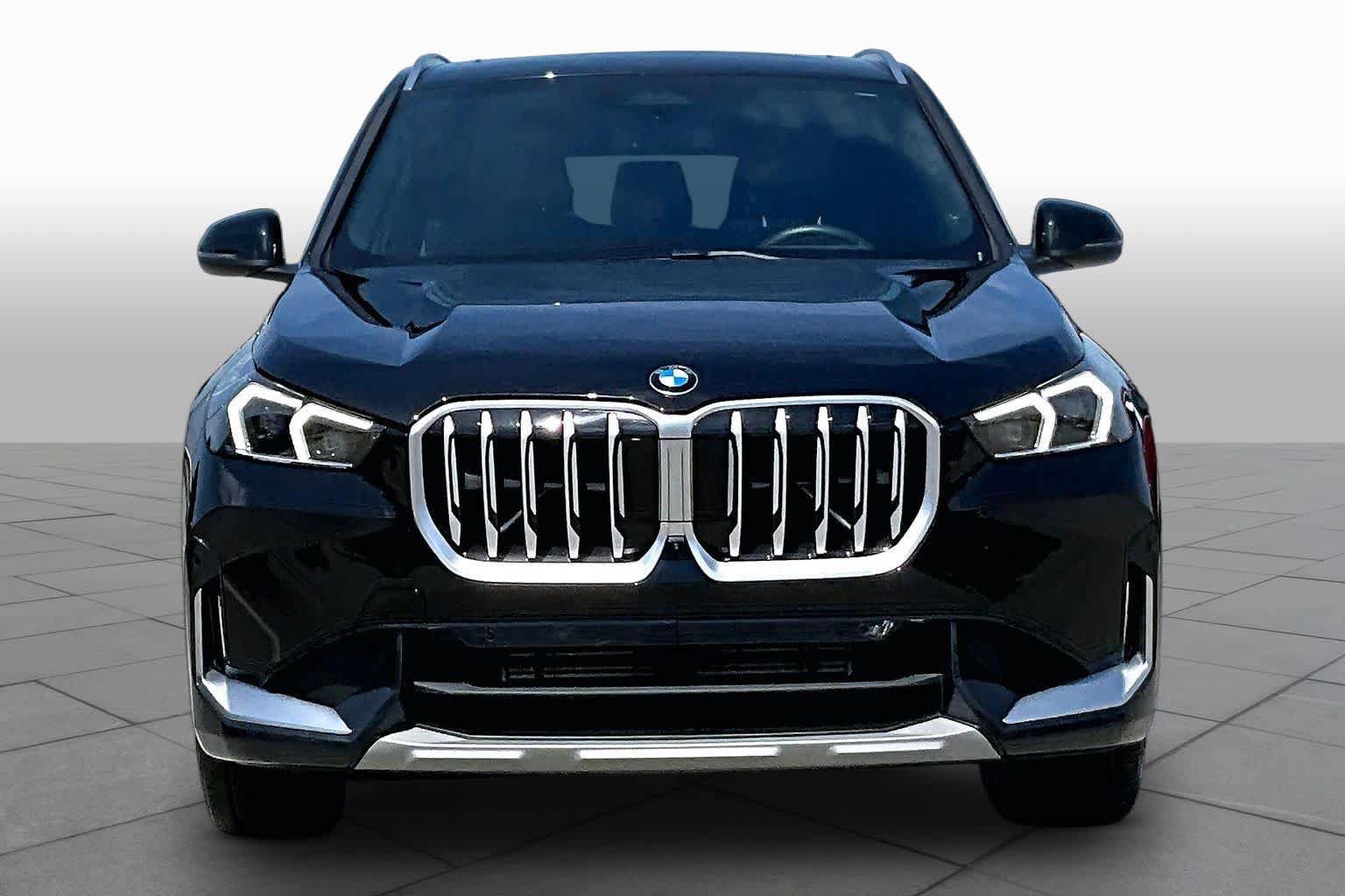 Used 2025 BMW X1 xDrive28i AWD/4WD image 3