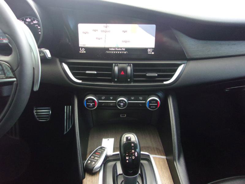 Used 2017 Alfa Romeo Giulia Ti w/ TI 19" Sport Package image 33