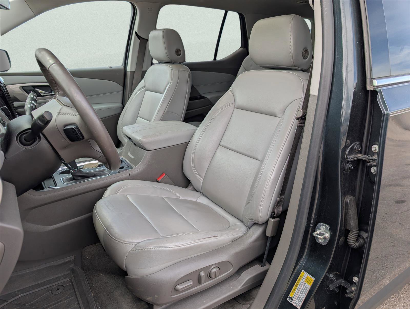 Used 2018 Chevrolet Traverse LT w/ LPO, Cargo Package image 11