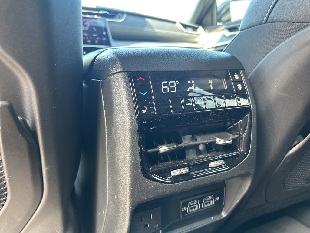 Used 2025 Jeep Grand Cherokee L Limited AWD/4WD image 27
