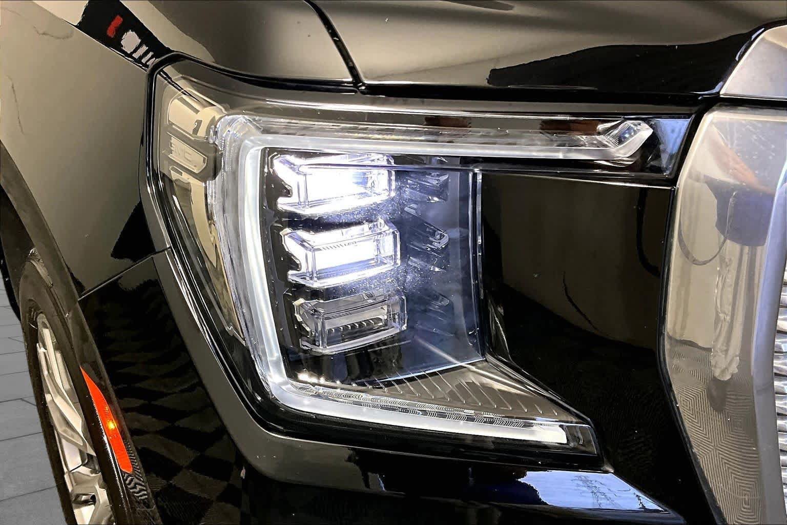 Used 2022 GMC Yukon Denali AWD/4WD image 25