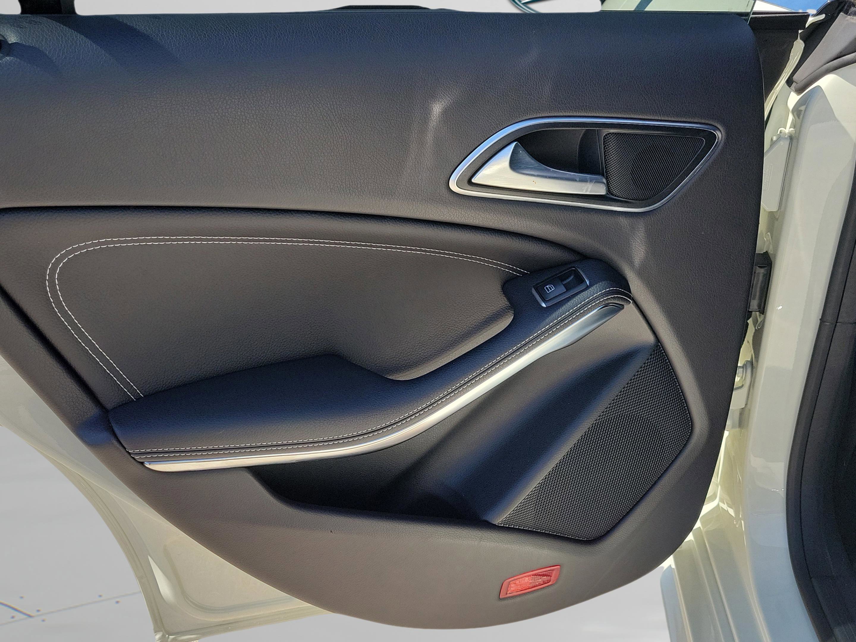 Used 2018 Mercedes-Benz CLA 250 image 28