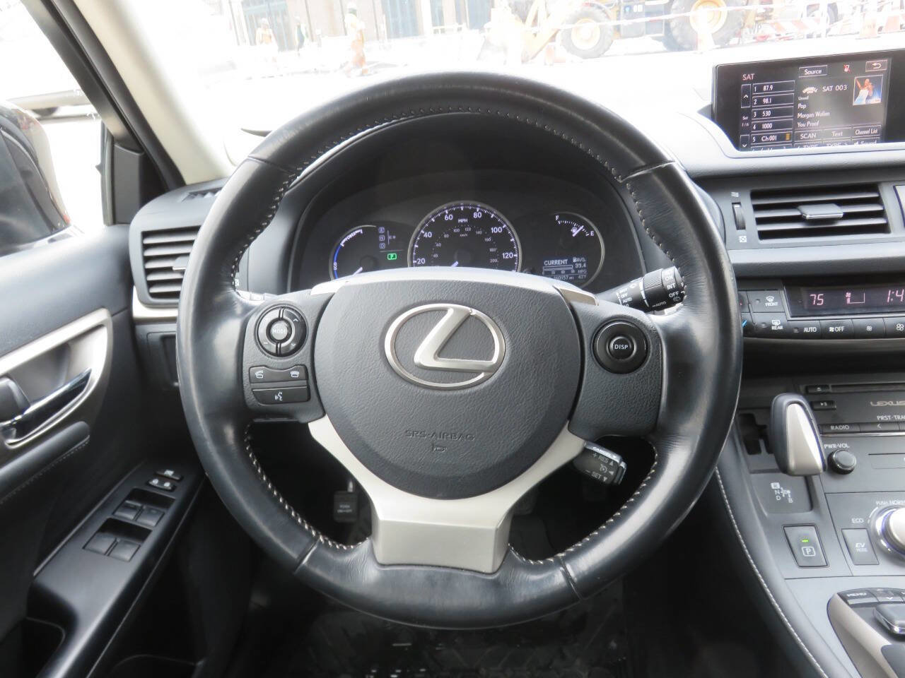 Used 2017 Lexus CT 200h Base 4dr Hatchback w/ Navigation System Package image 14