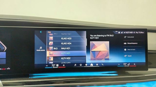 Used 2024 BMW 740i xDrive w/ Premium Package image 51