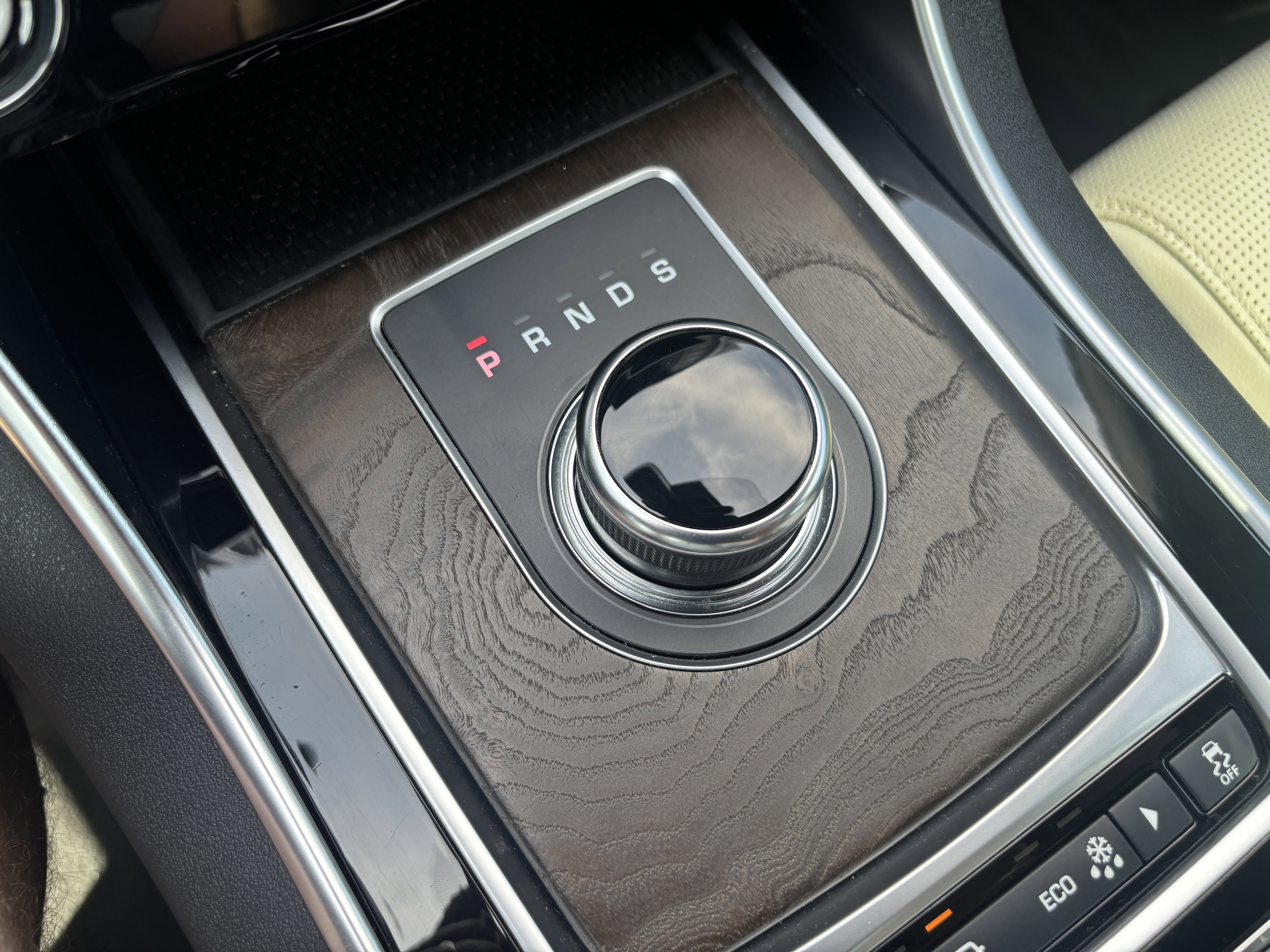 Used 2018 Jaguar XE R-Sport image 25