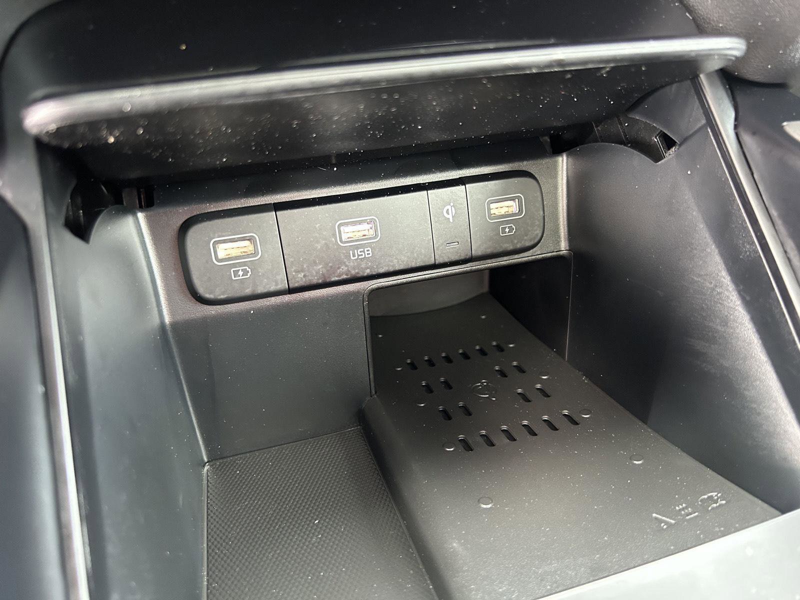 Used 2023 Kia Sorento S w/ Panoramic Sunroof Package image 24