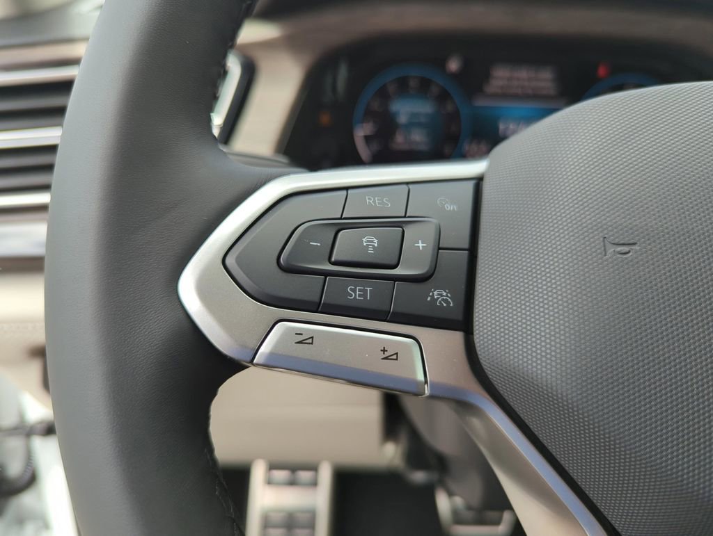 New 2026 Volkswagen Atlas SEL Premium R-Line image 39