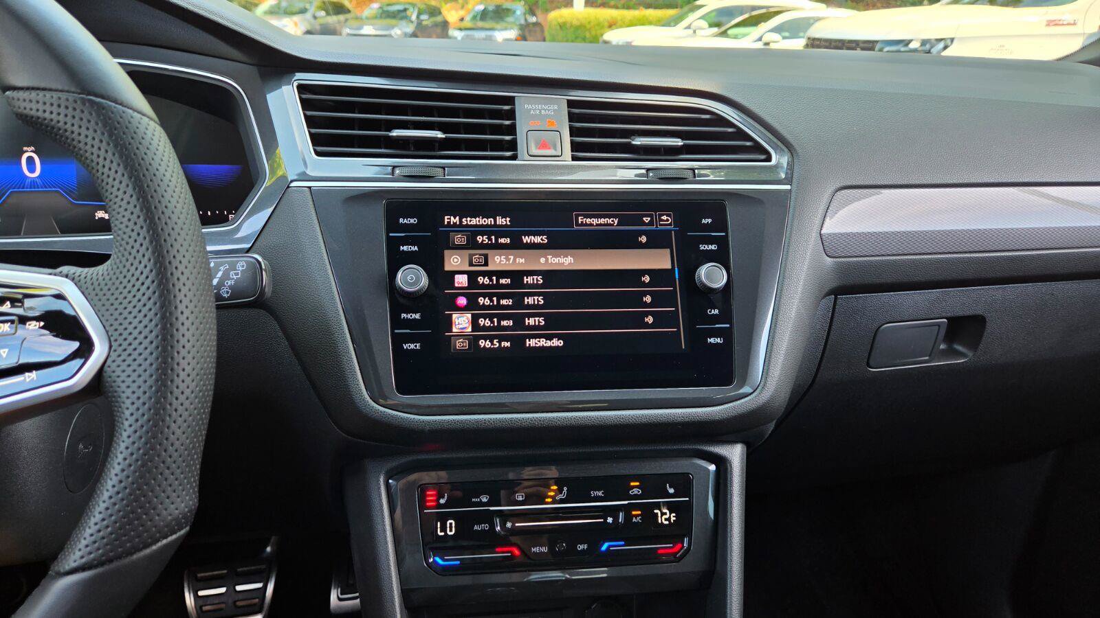 Used 2023 Volkswagen Tiguan SE R-Line AWD/4WD image 31