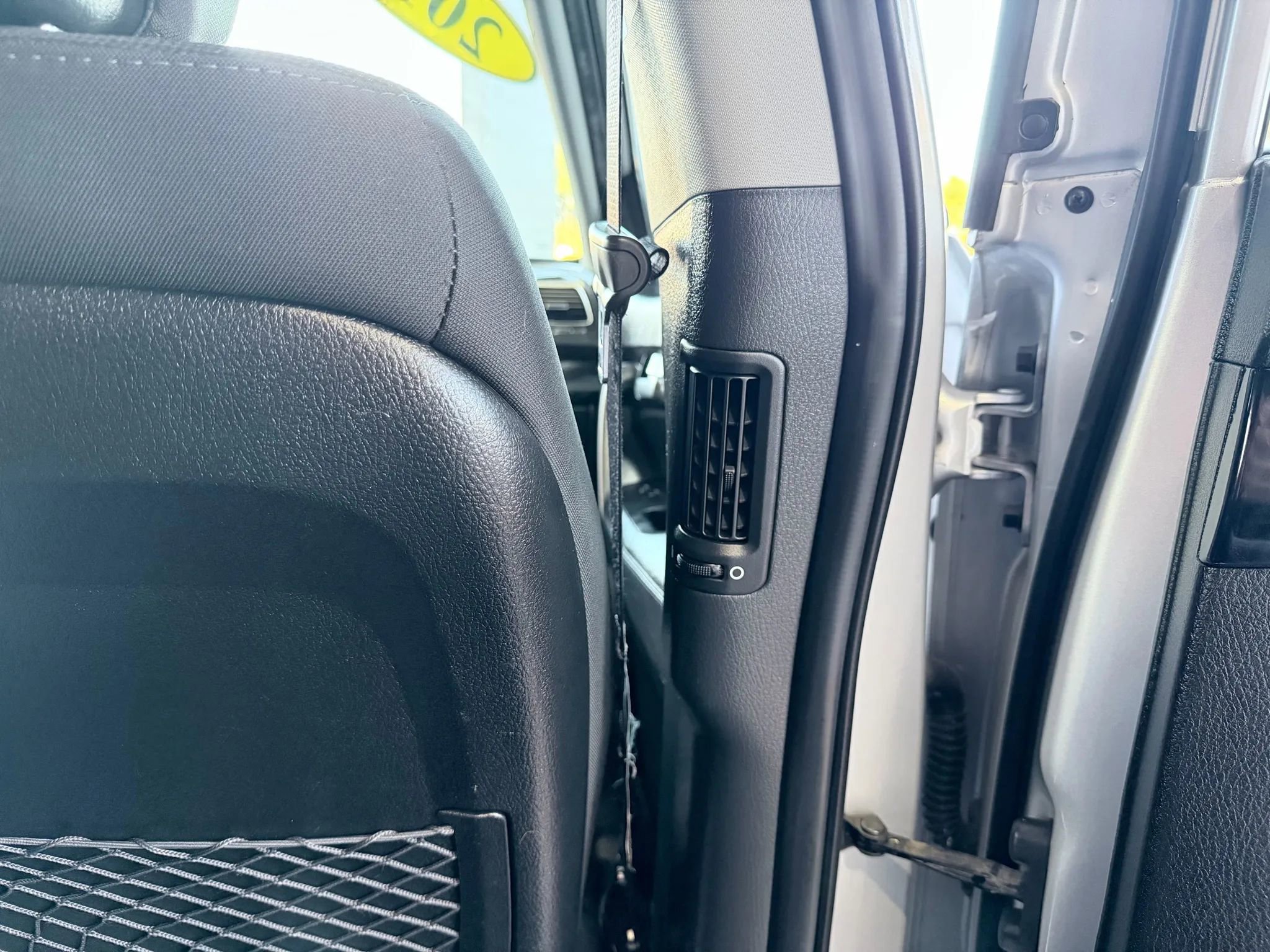 Used 2015 Kia Sorento LX image 26