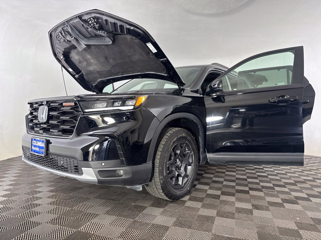Used 2024 Honda Pilot TrailSport image 17