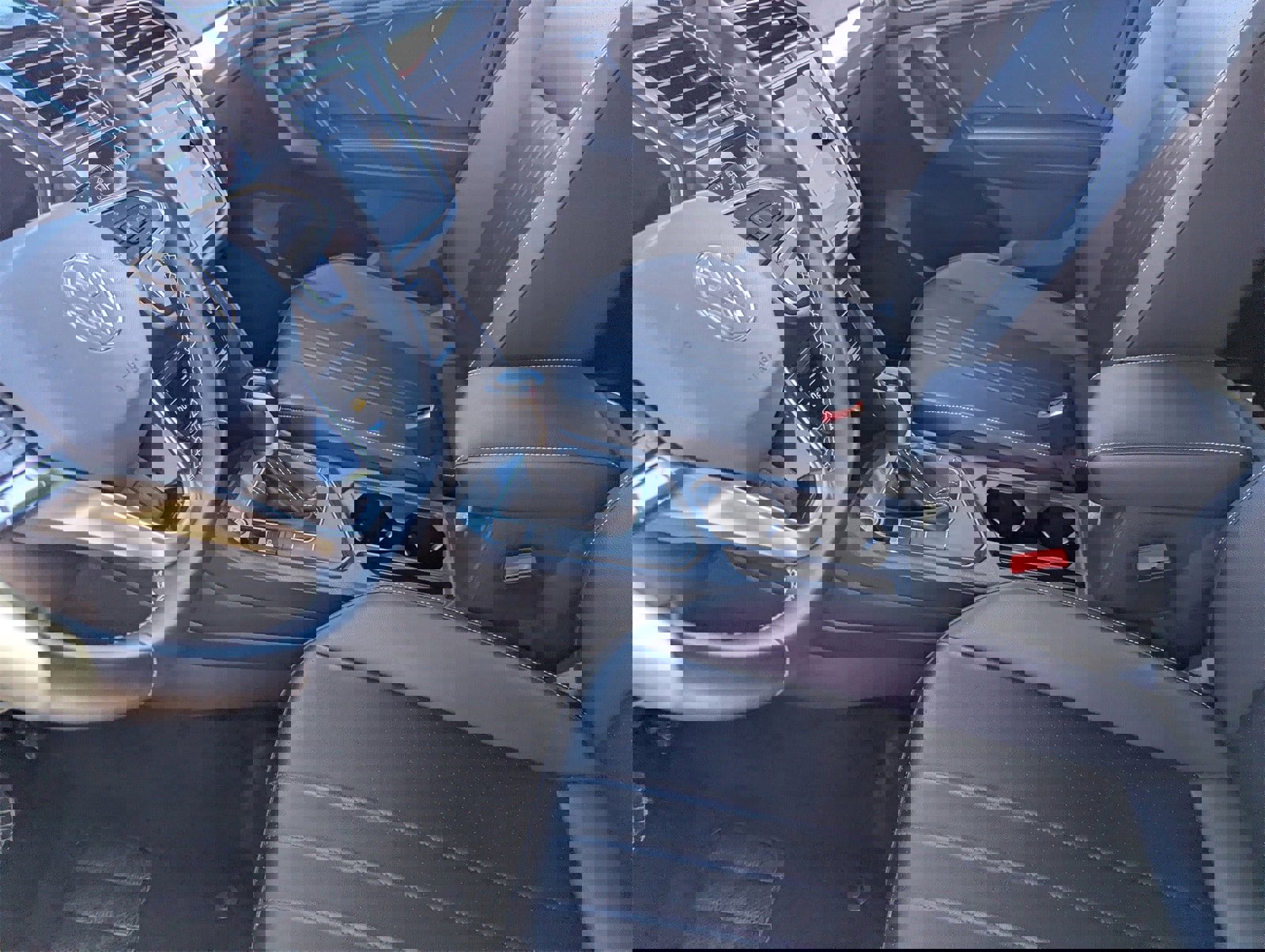 Used 2024 Volkswagen Tiguan SE image 17